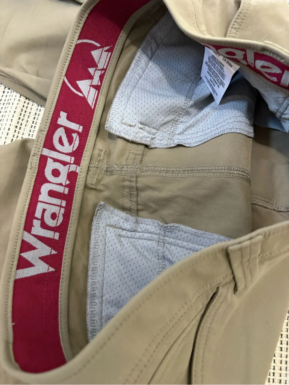 Wrangler Men's Casual Pants in Olive and Khaki